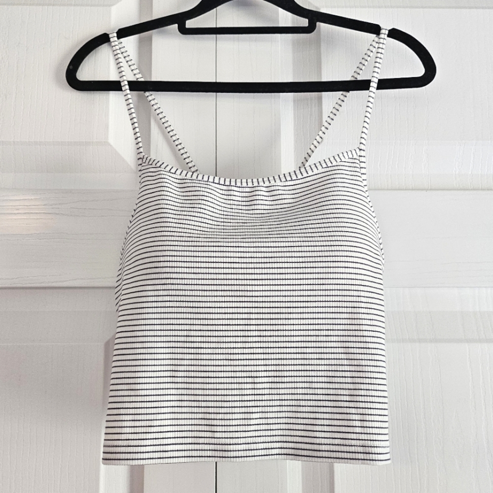 GU Cropped Molded Bra Tank Top